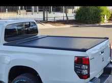 MITSUBISHI TRITON MR MQ CLUB CAB (EC) 2015-2023 MANUAL ROLLER SHUTTER COVER for Sports Bar tonneau hard lid
