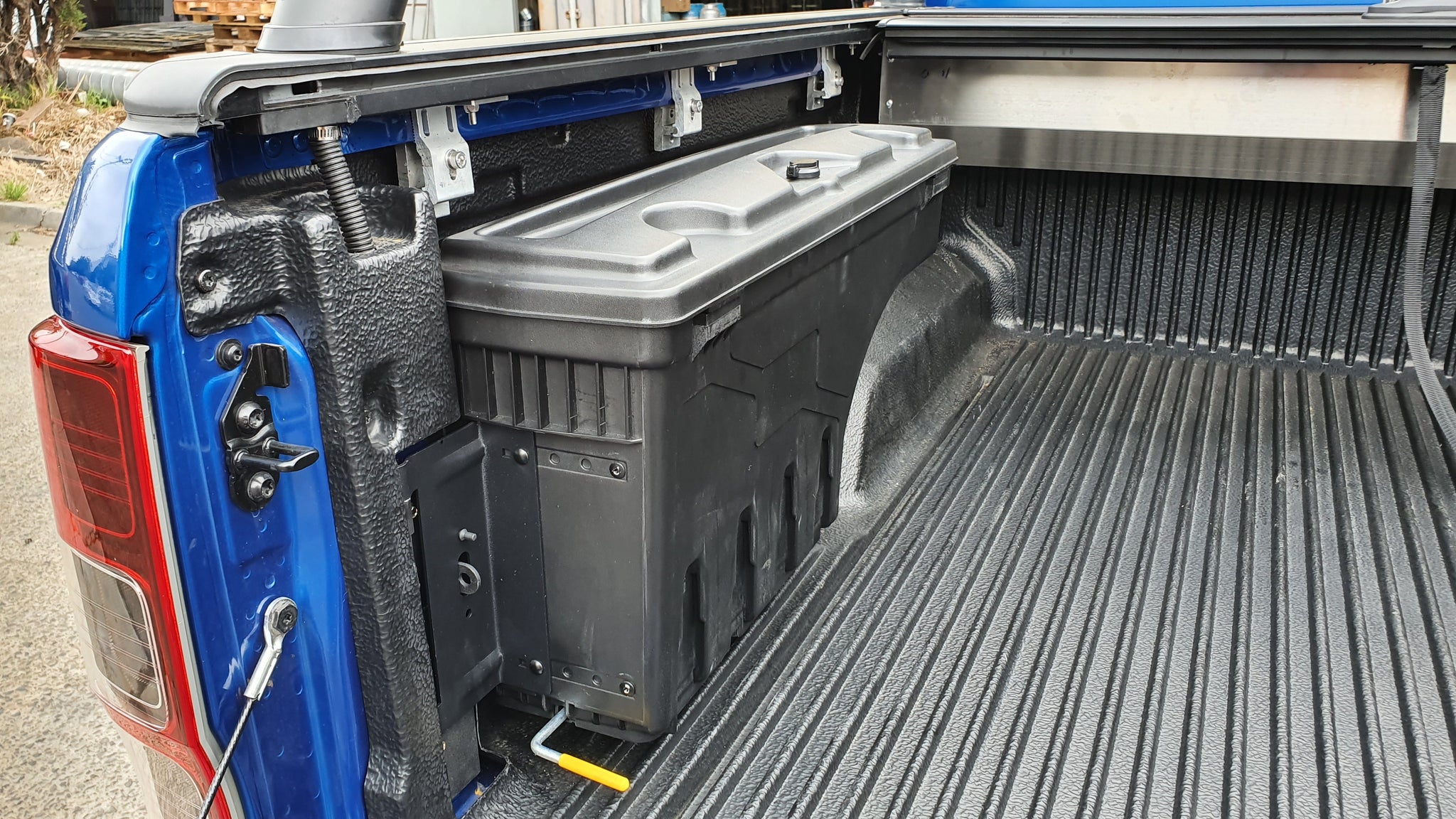 Automatic Rear Locker Dodge RAM 1500 2500 2019-2024 SMART TUB LOCKER - Secure Swing Lift out ...